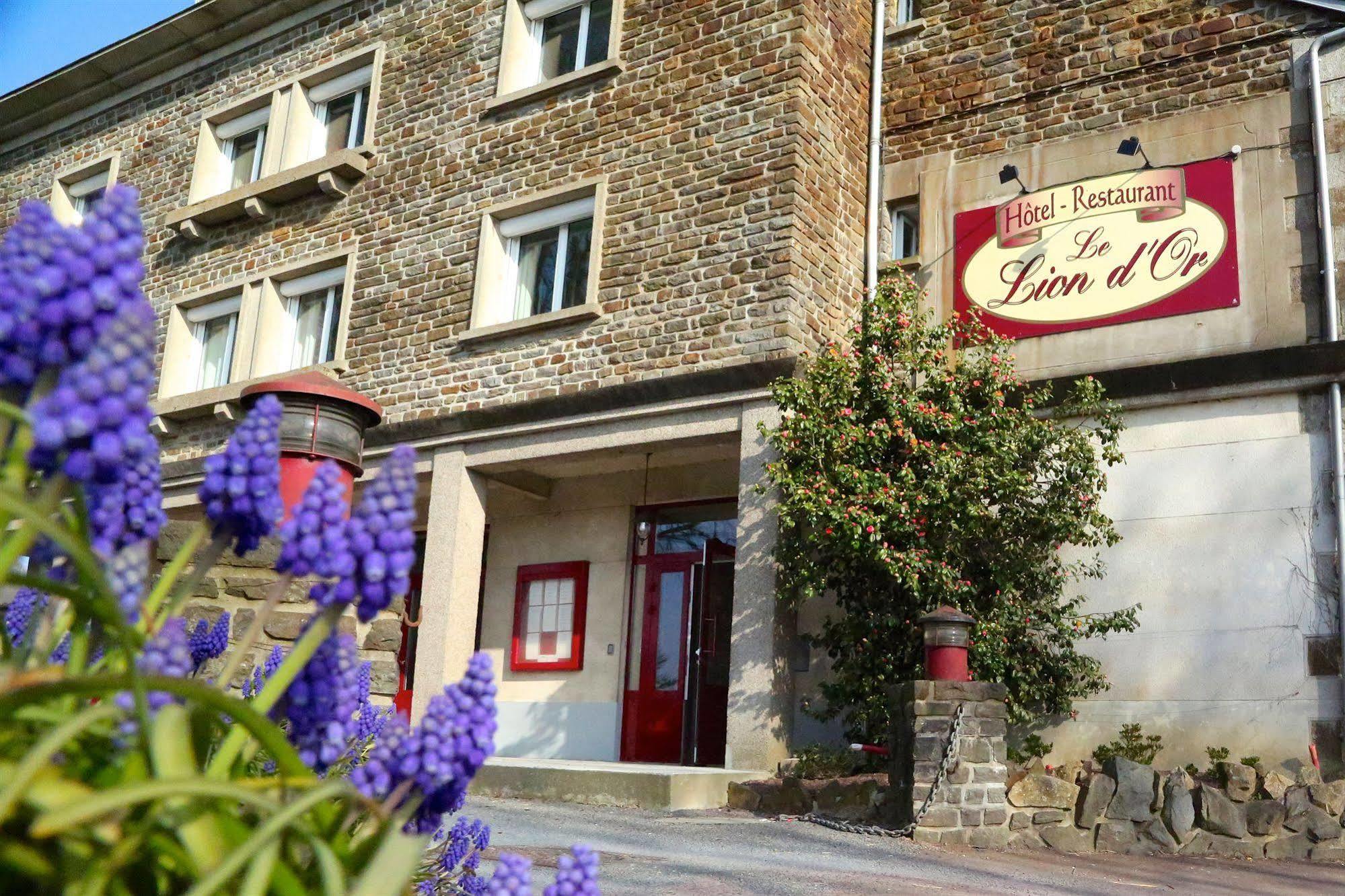 Hotel Restaurant Le Lion D'Or Saint-Hilaire-du-Harcouët Exteriör bild